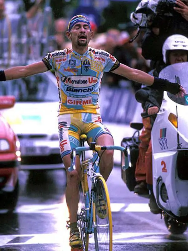 Marco Pantani wins stage 15 of Tour de France 1998 on Col du Galibier
