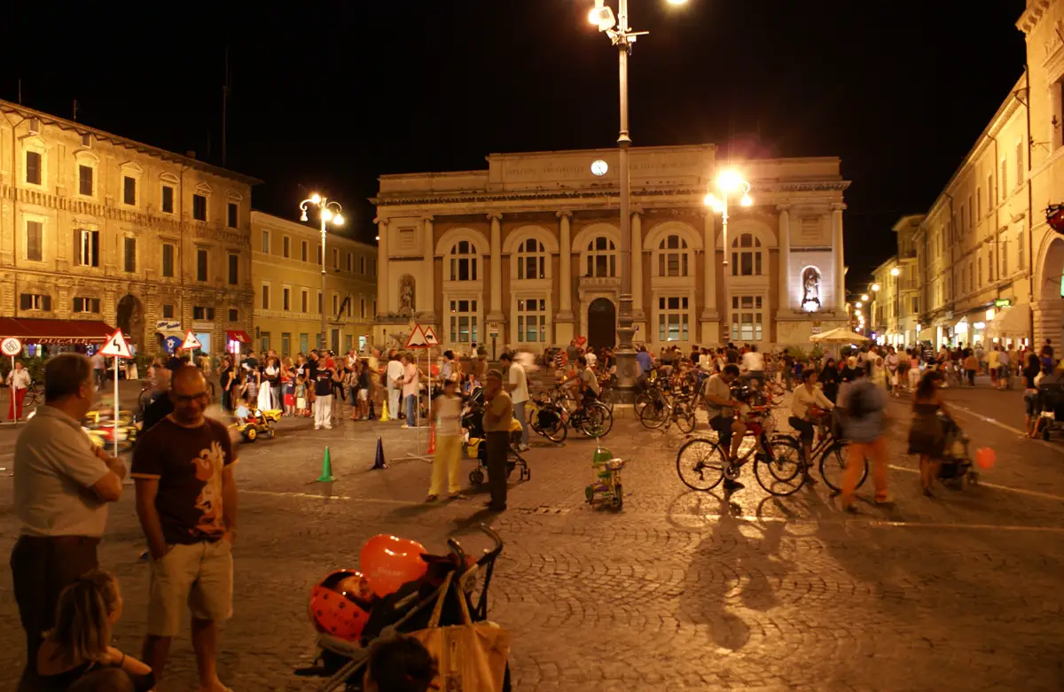 Piazza del Popolo, Pesaro