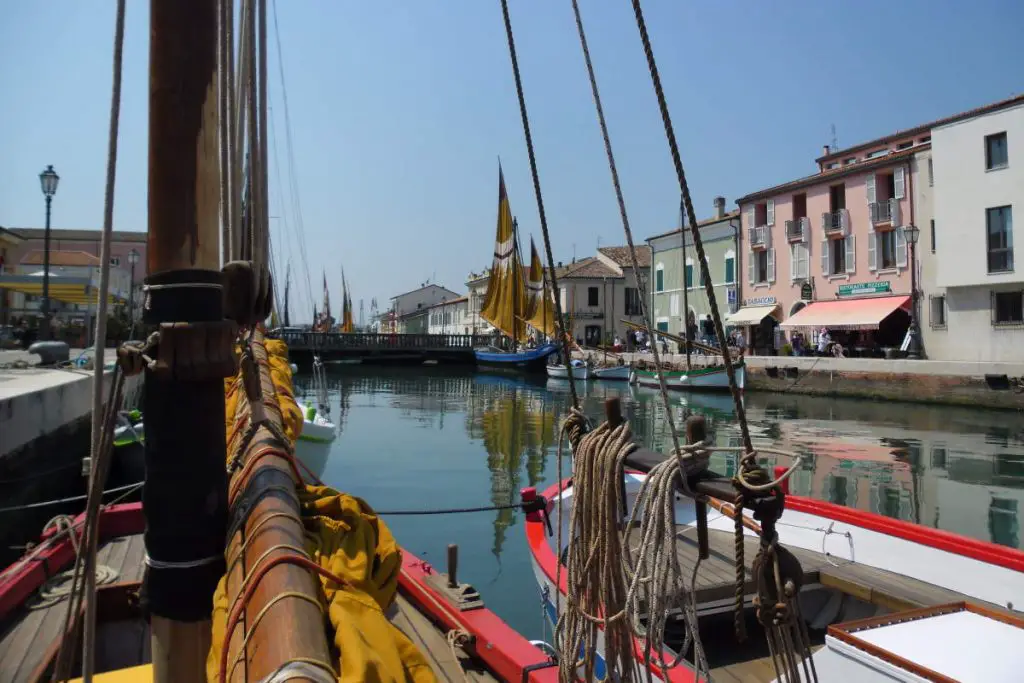 Cycling tour in Italy: Cesenatico canal