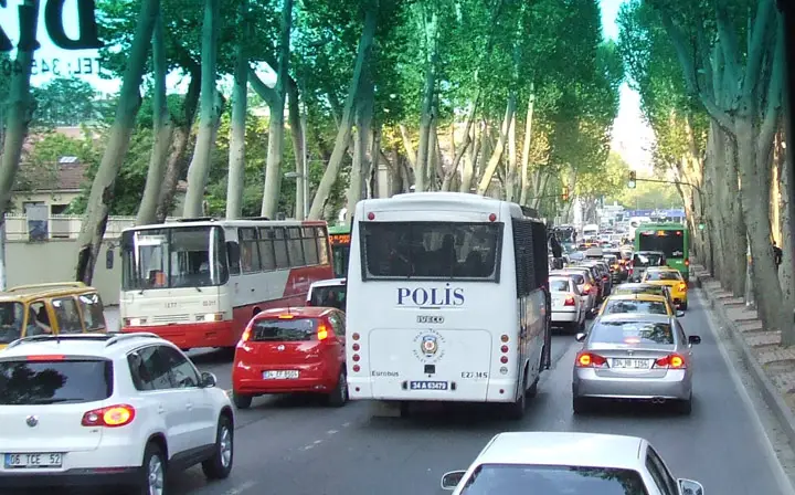 Reasons to Get on Your Bike - Istanbul traffic