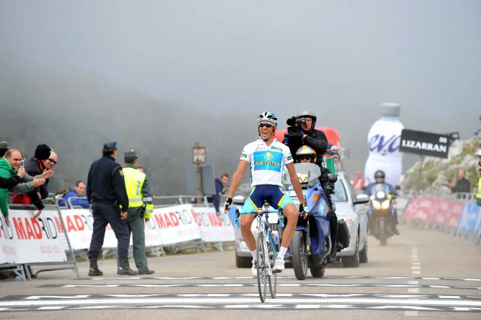 Alberto Contador wins atop Angliru, 2008 Vuelta a España