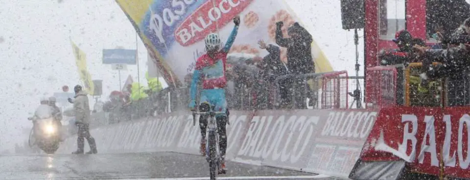 Vincenzo Nibali wins Giro d'Italia 2013 stage 20 (featured)