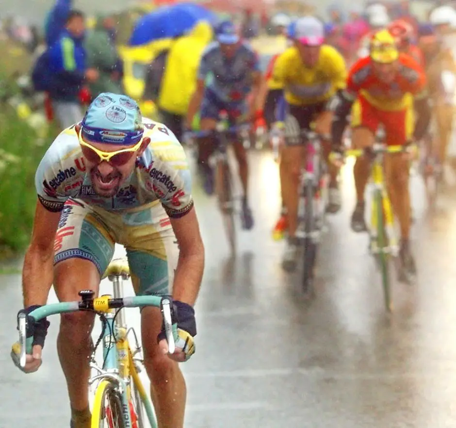 Gallery of Vélo d'Or winners (1992-1999): Marco Pantani attacks on Jan Ullrich