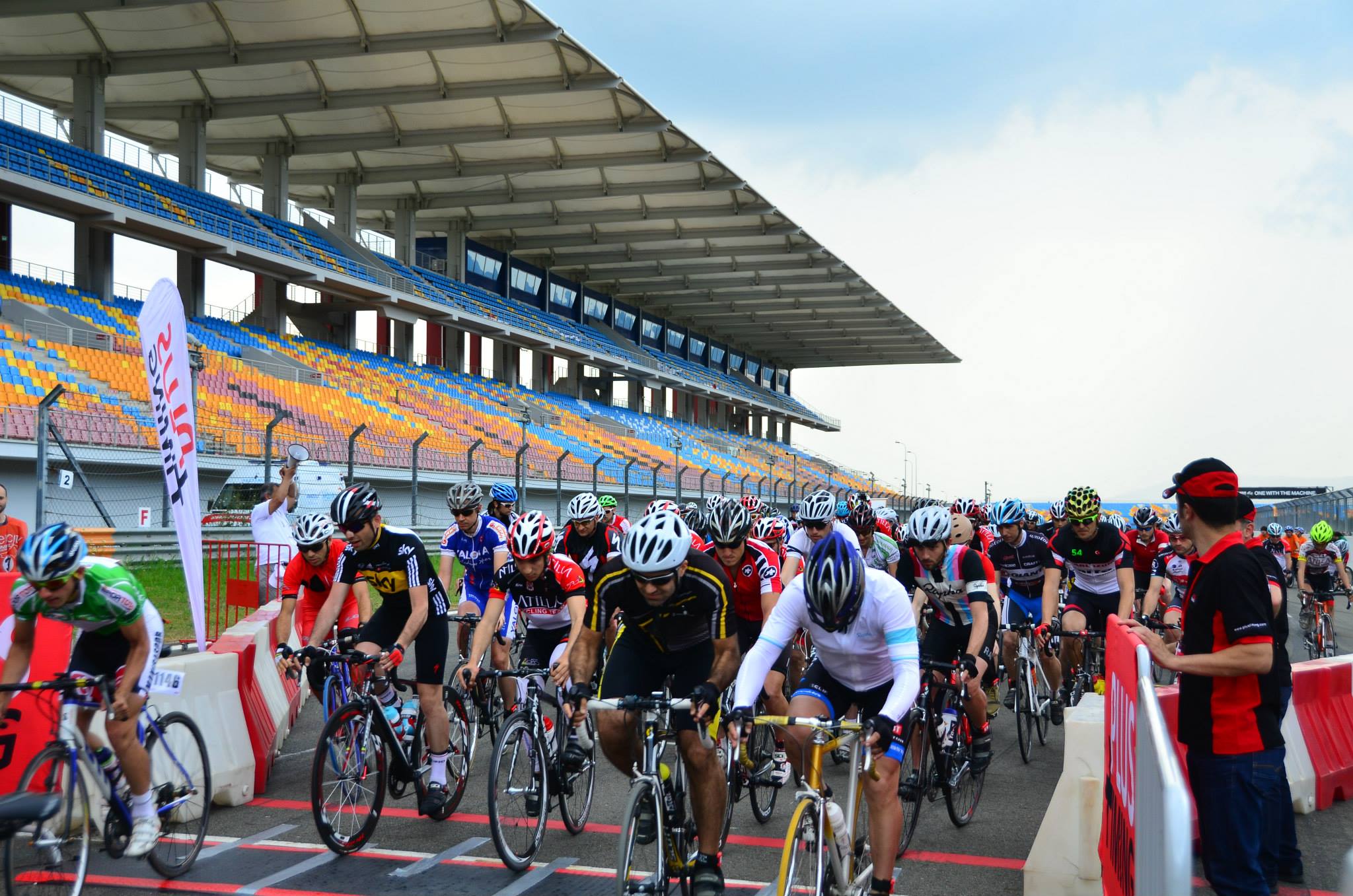 Intercity road race start