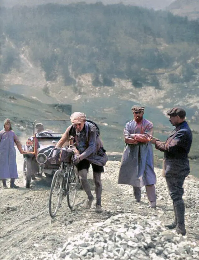 Octave Lapize climbing the Col du Tourmalet in the 1910 Tour de France