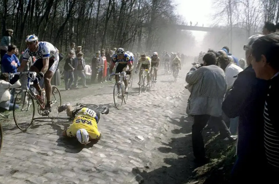 Alfred Achermann crashes at Paris-Roubaix 1988