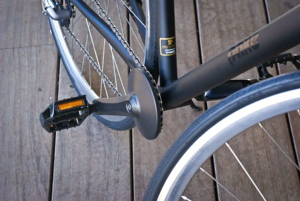 Efneo Gearbox installed on a commuter bike (front view)