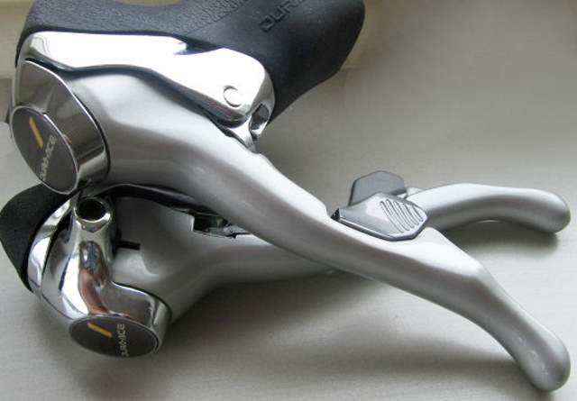 Shimano Dura-Ace 7400 dual control levers