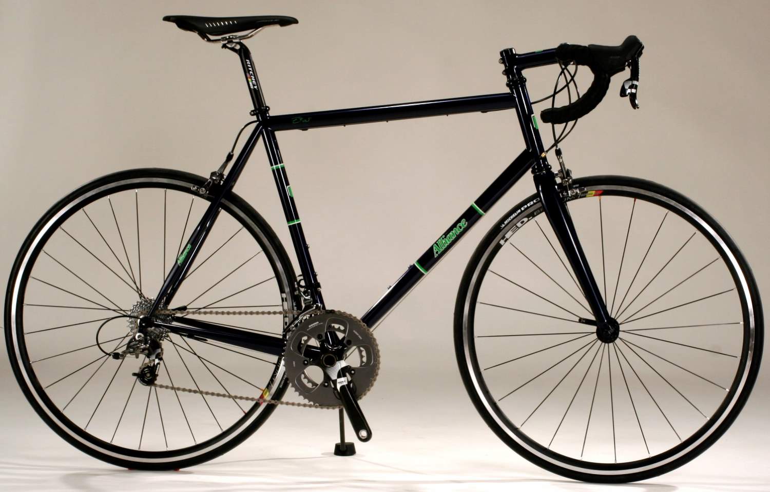 Boutique Bicycle Manufacturers - Alliance road bike