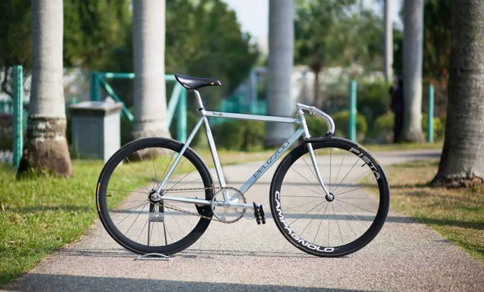 Boutique bicycle manufacturers: A Pelizzoli track bike