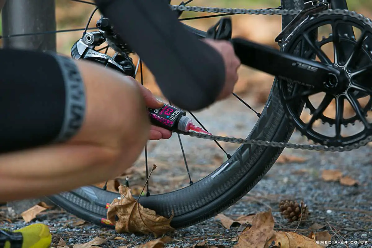 Road bike chain lube