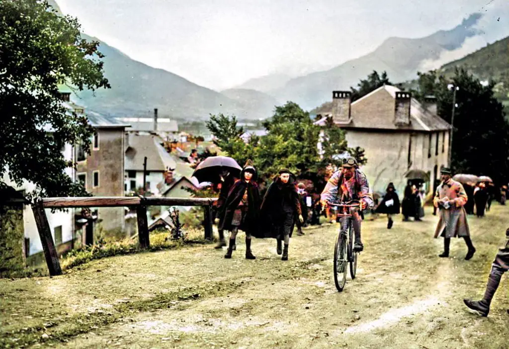 Ottavio Bottecchia arrives in Briançon, Tour de France 1925.