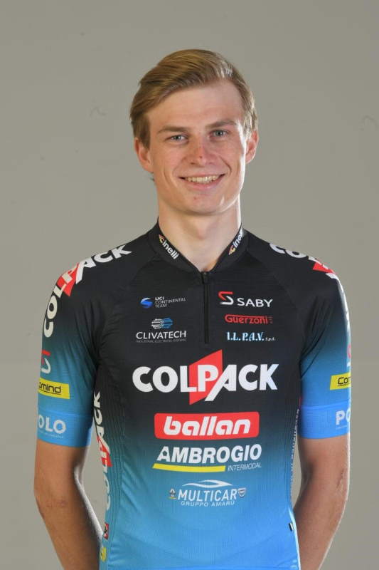 Bennett, Wisniowski, and Vacek sign with Team Qhubeka ASSOS - Cycling ...