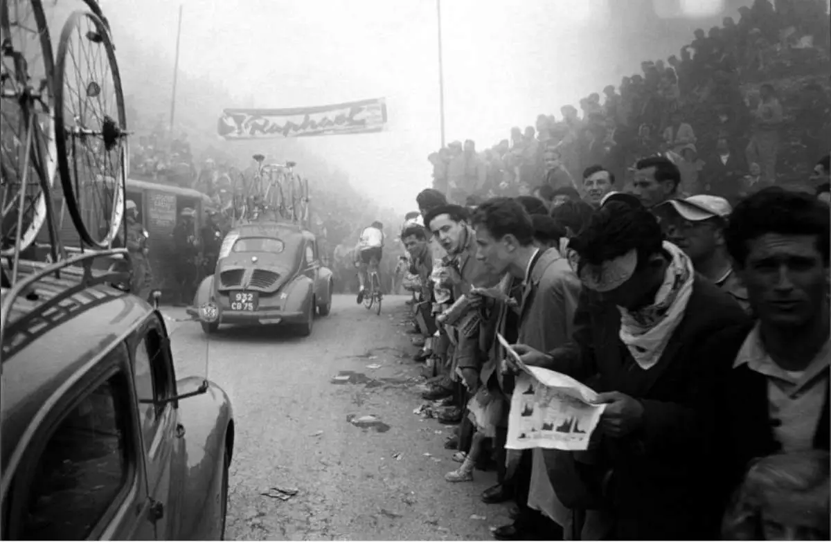 Col de Tourmalet [Amazing photo from the 1953 Tour de France]
